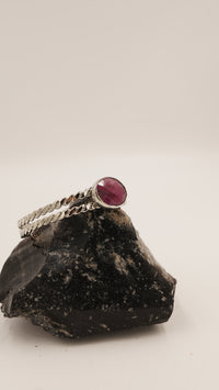 Kök Yakut Taşlı Saf Bakır Bileklik – 1. Kalite Taş, 18 Ayar Rodyum Altın Kaplama