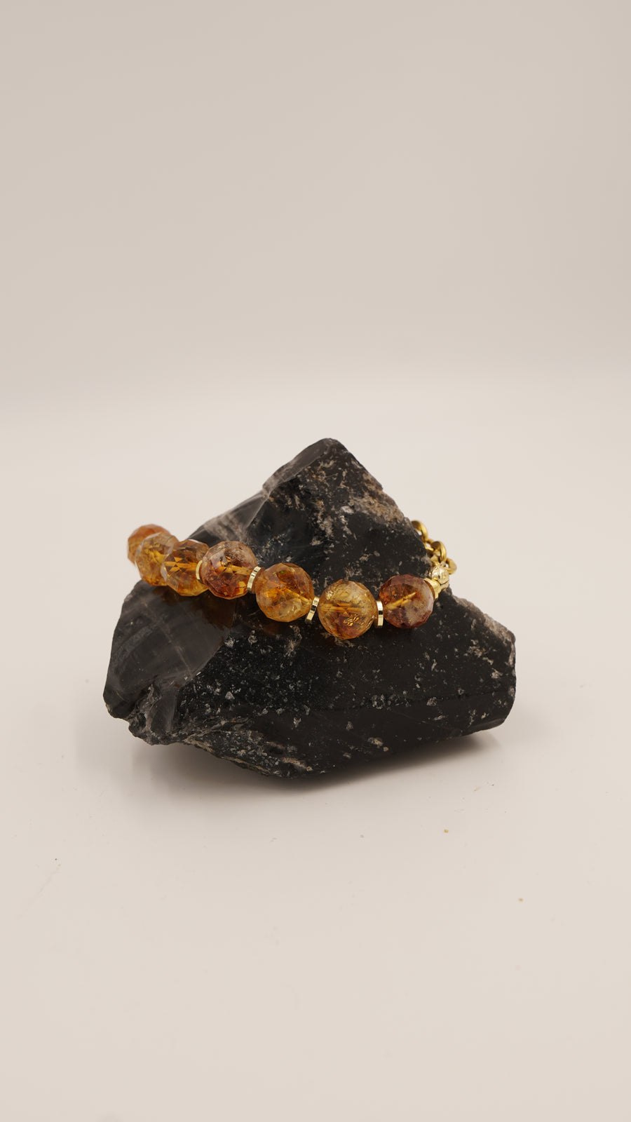 Sitrin Taşlı Bileklik – 1. Kalite, Çelik Metal (20 cm + 5 cm Uzatma)