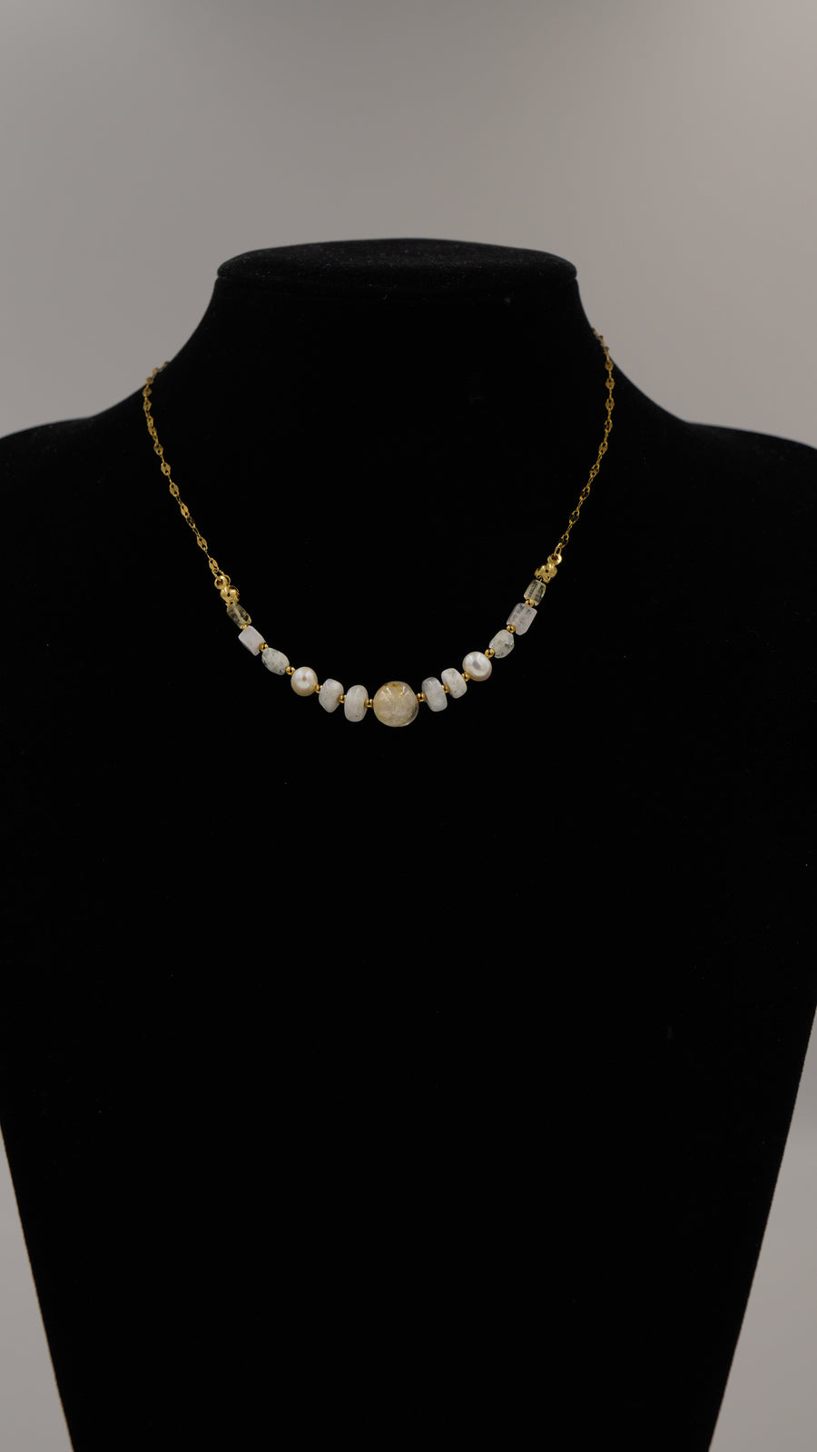 Doğal Taşlı Quartz İnci Detaylı Çelik Kolye