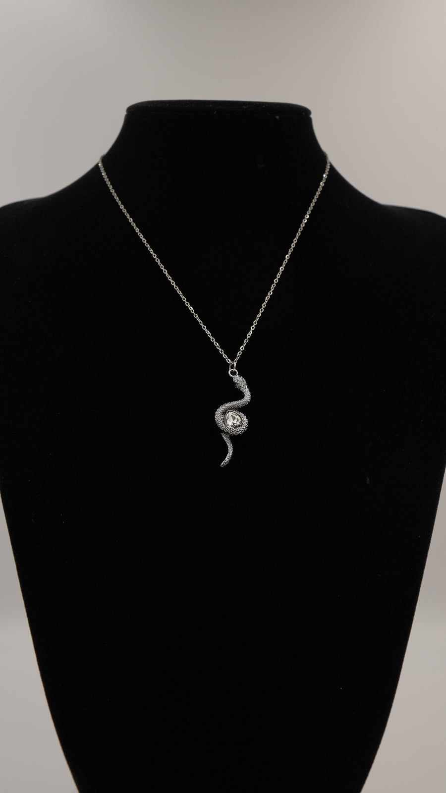 Yılan Figürlü Çelik Kolye