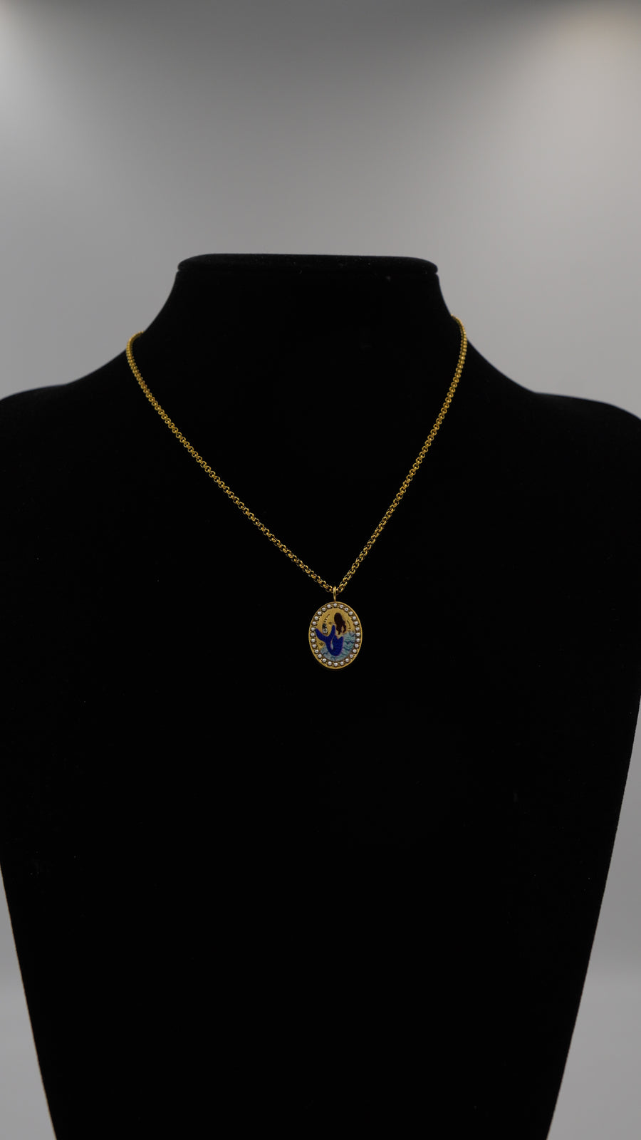 Soyut Figürlü Çelik Kolye