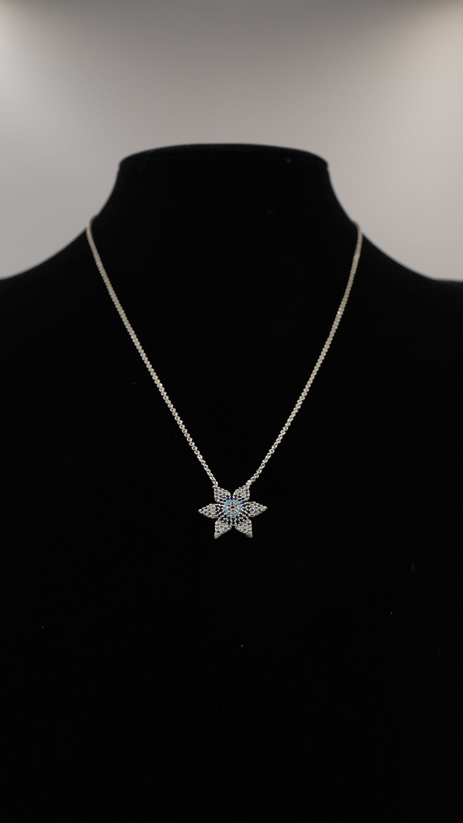 Yıldız Figürlü Zirkon Taşlı Kolye