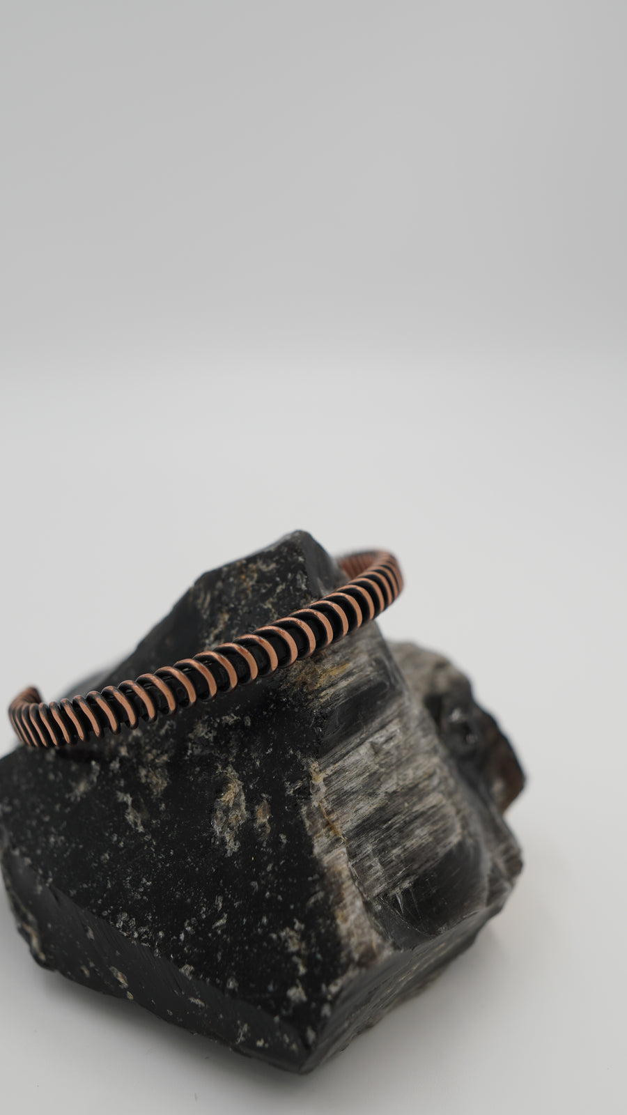 İnce Helezon Model El Yapımı Saf Bakır Bileklik – Ayarlanabilir