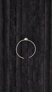 1.Sınıf Akuamarin Taşlı El Yapımı Bakır Bileklik – 18 Ayar Rodyum Altın Kaplama (Gümüş Renk)