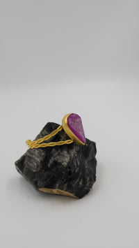 Quartz Oluşumlu Büyük Boy Brezilya Akik Taşlı Ayarlanabilir Bakır Bileklik – 18 Ayar Sarı Rodyum Altın Kaplama