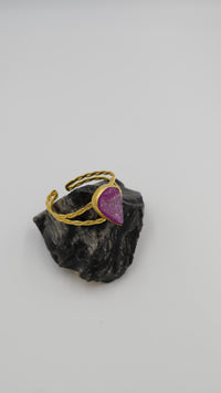 Quartz Oluşumlu Büyük Boy Brezilya Akik Taşlı Ayarlanabilir Bakır Bileklik – 18 Ayar Sarı Rodyum Altın Kaplama