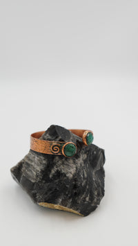 Çift Taşlı Kök Zümrüt Bakır Bileklik – Ayarlanabilir, El Yapımı