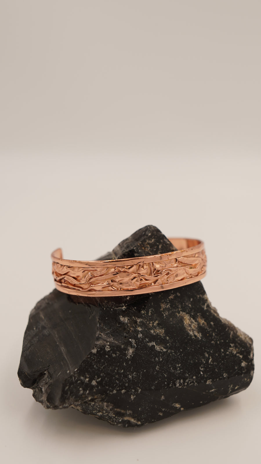 Buruşuk Desenli Saf Bakır Mine İşlemeli Bileklik