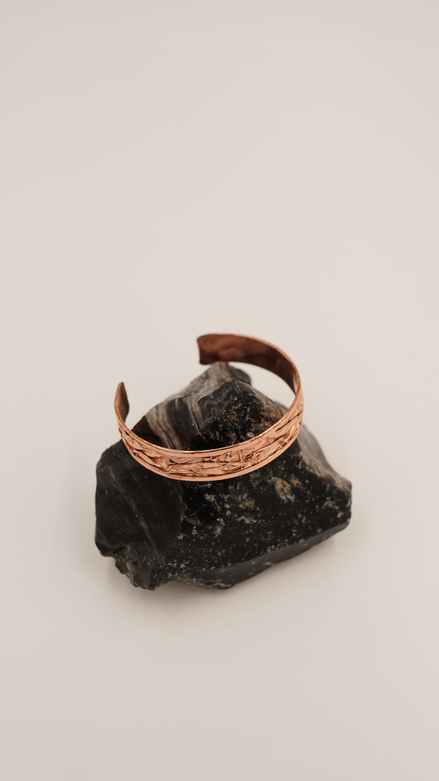 Buruşuk Desenli Saf Bakır Mine İşlemeli Bileklik