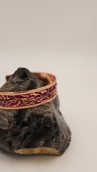 Bordo Buruşuk Dokulu El Yapımı Bakır Bileklik – Ayarlanabilir