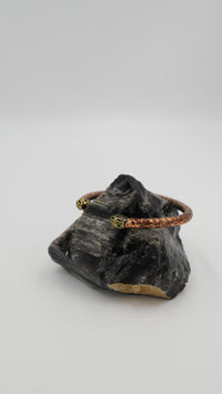 Pirinç Topuz Detaylı Çift Topuzlu El Yapımı Bakır Bileklik – Ayarlanabilir