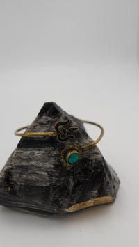 Turkuaz Taşlı Helen Pirinç Bileklik – El Yapımı, Ayarlanabilir (VIP)