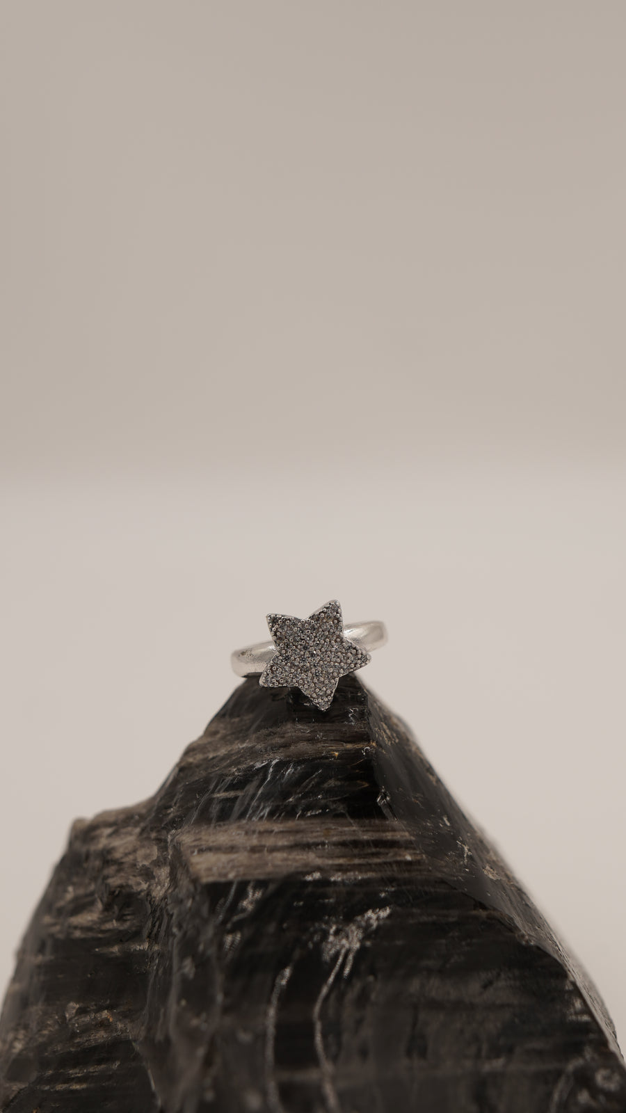 Zirkon Taşlı Yıldız Figürlü Altın Kaplama Bronz Yüzük