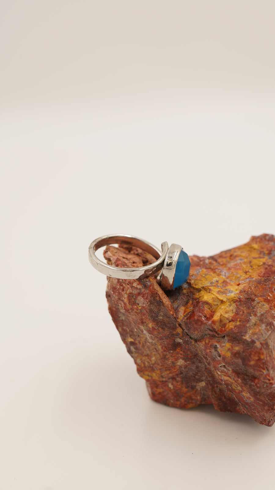 Akuamarin Taşlı Altın Kaplama Bakır Yüzük