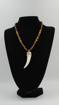 Mercan Detaylı Diş Formlu Otantik Doğal Taş Kolye