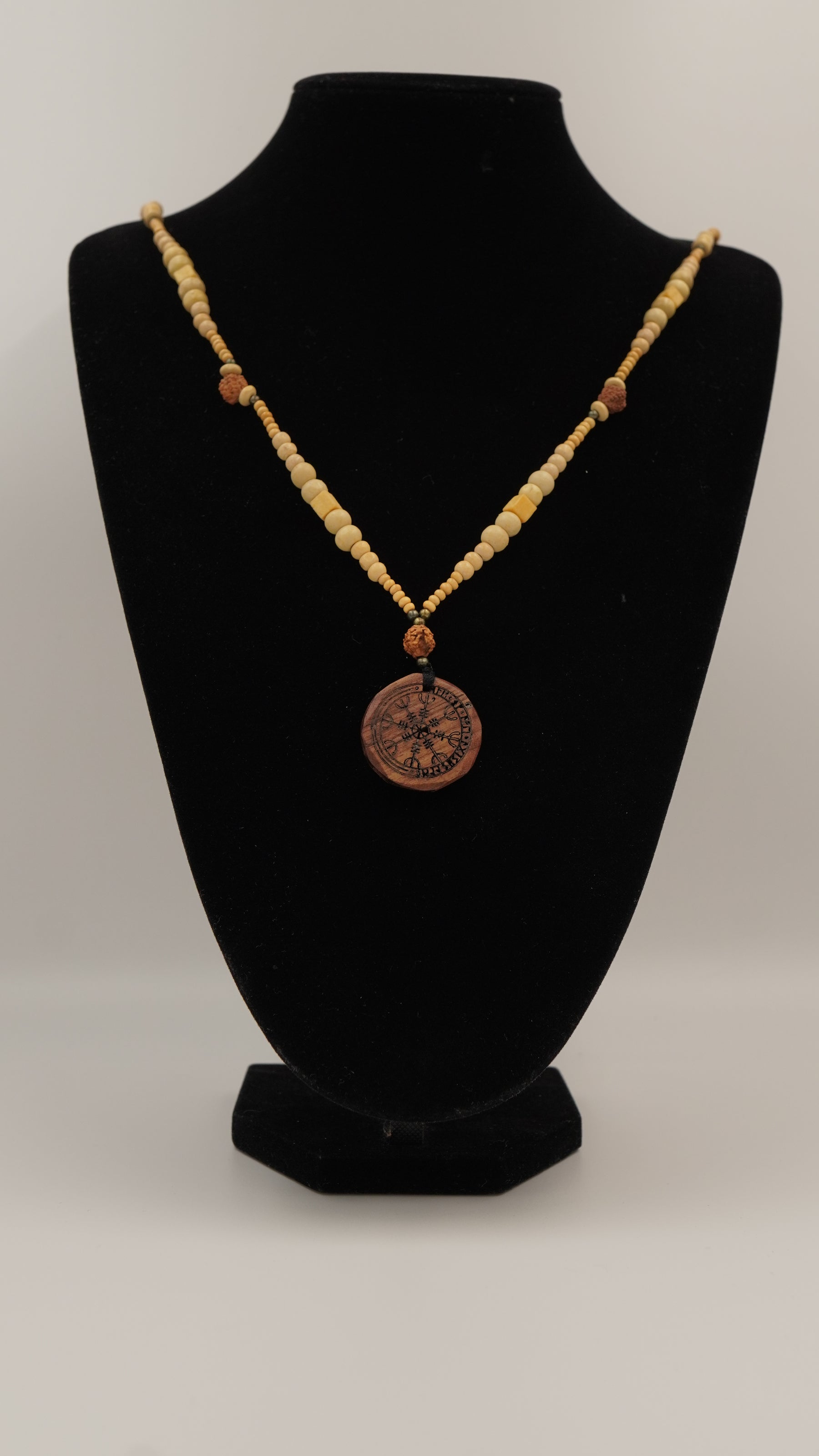 Rune Pusula Doğal Taşlı Kolye