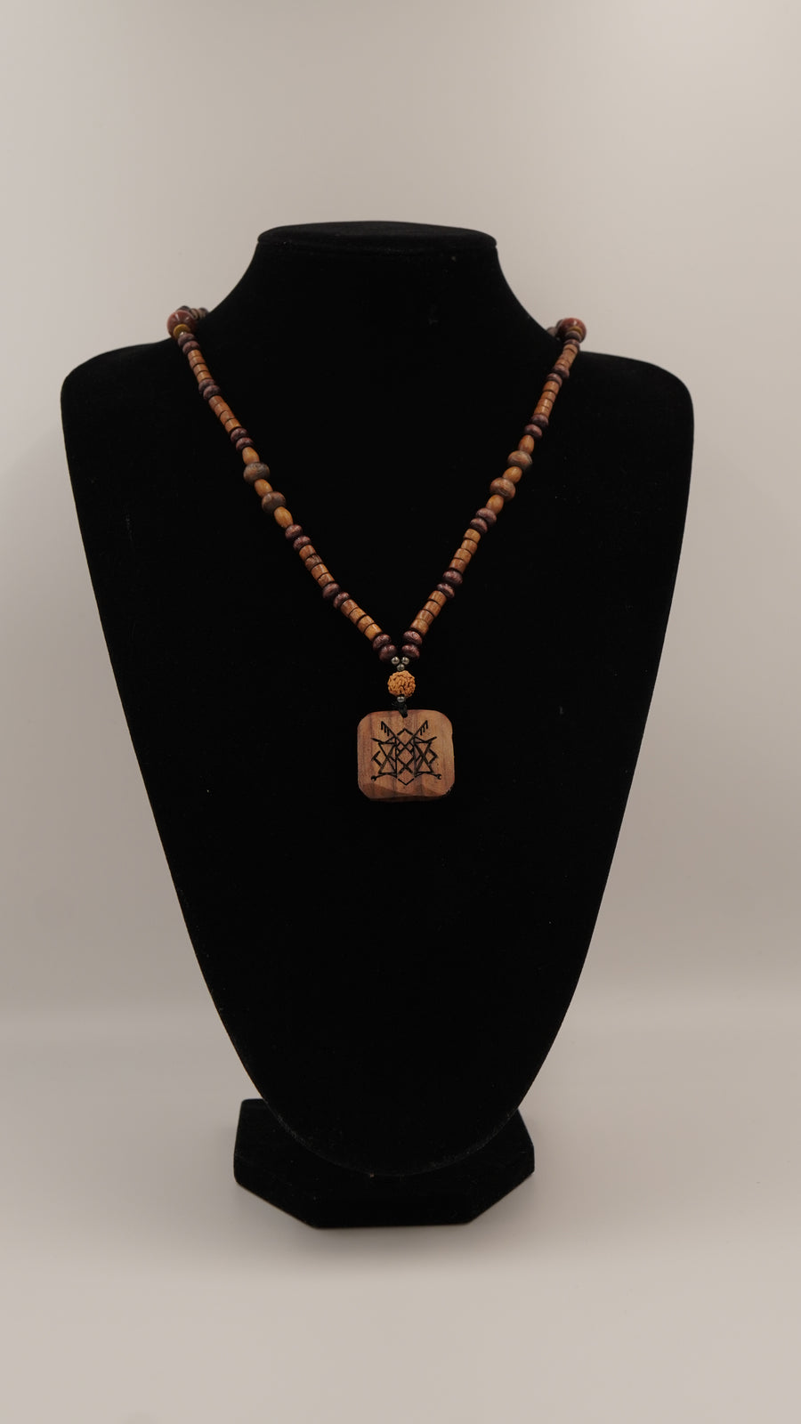 Rune Yetenek & Karizma Doğal Taşlı Kolye