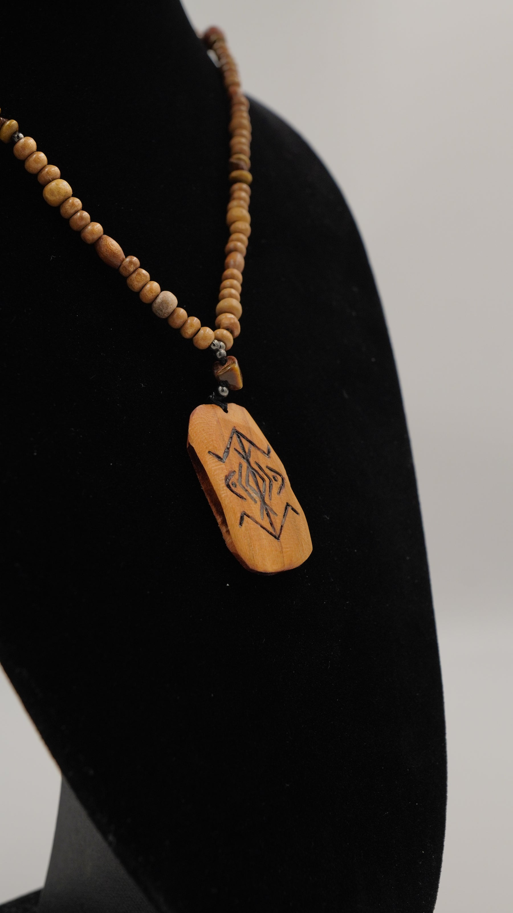 Rune Odaklanma Doğal Taşlı Kolye