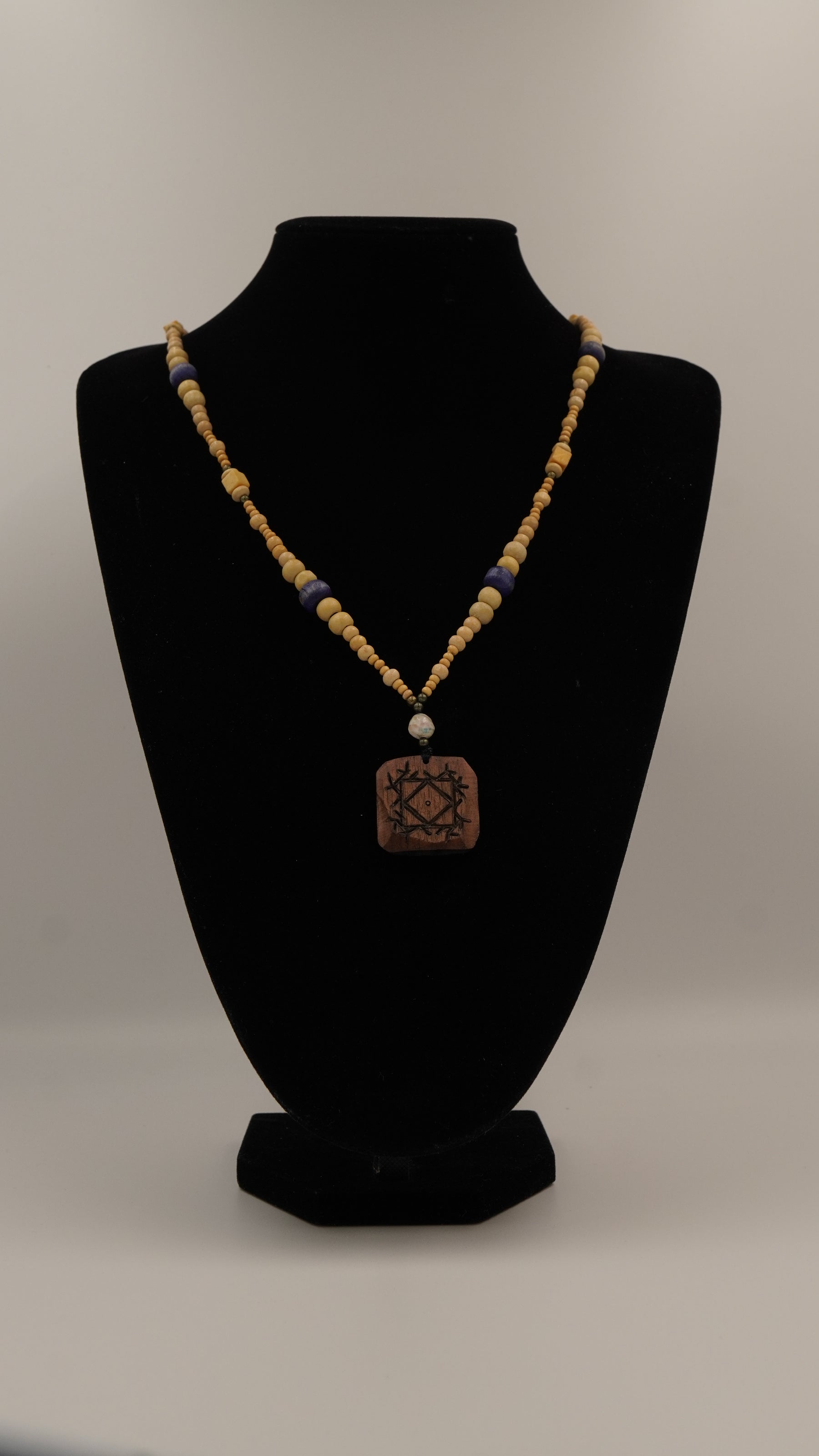 Rune Yetenek & Karizma Doğal Taşlı Kolye