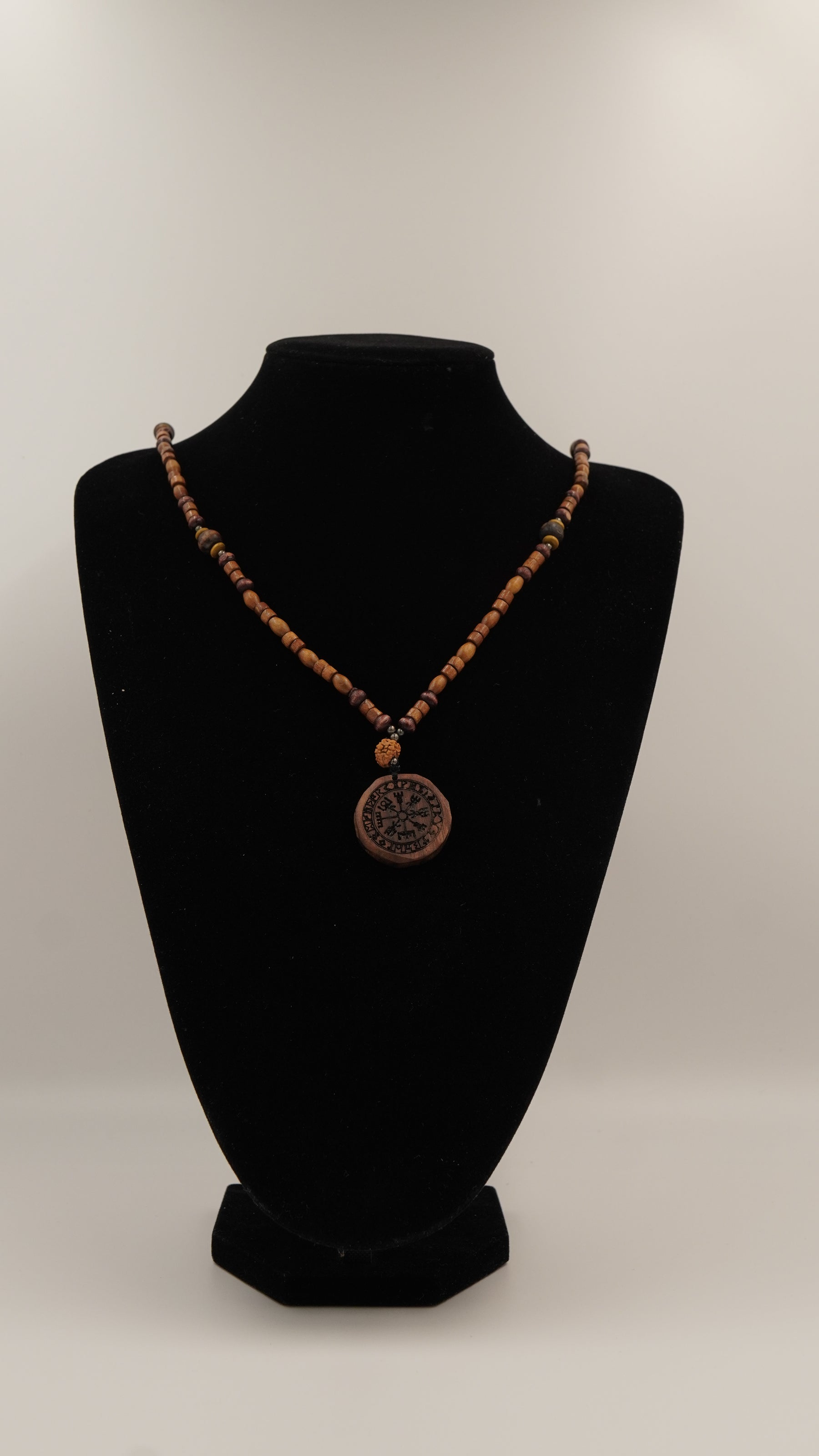 Rune Pusula Doğal Taşlı Kolye