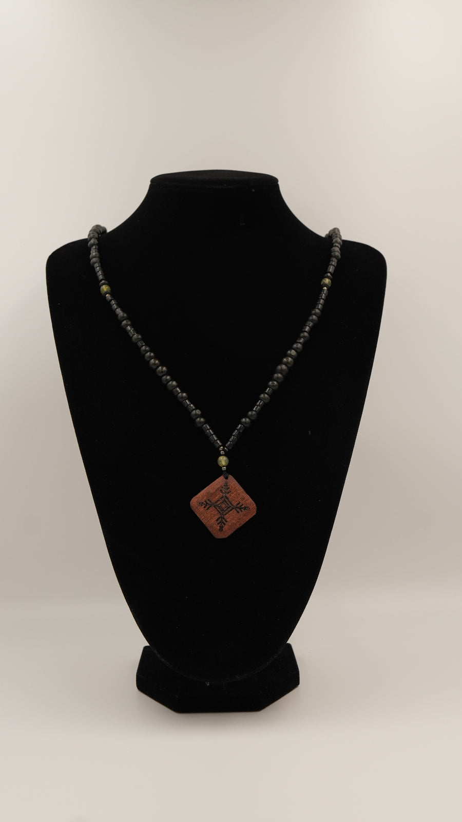 Rune Enerji Doğal Taşlı Kolye