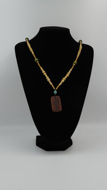 Rune Para Figürlü Doğal Taşlı Kolye