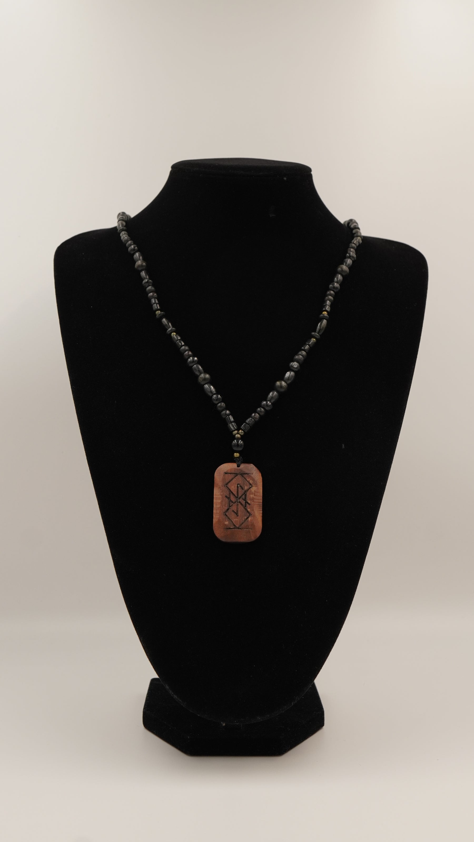 Rune Uyumlanma Doğal Taşlı Kolye