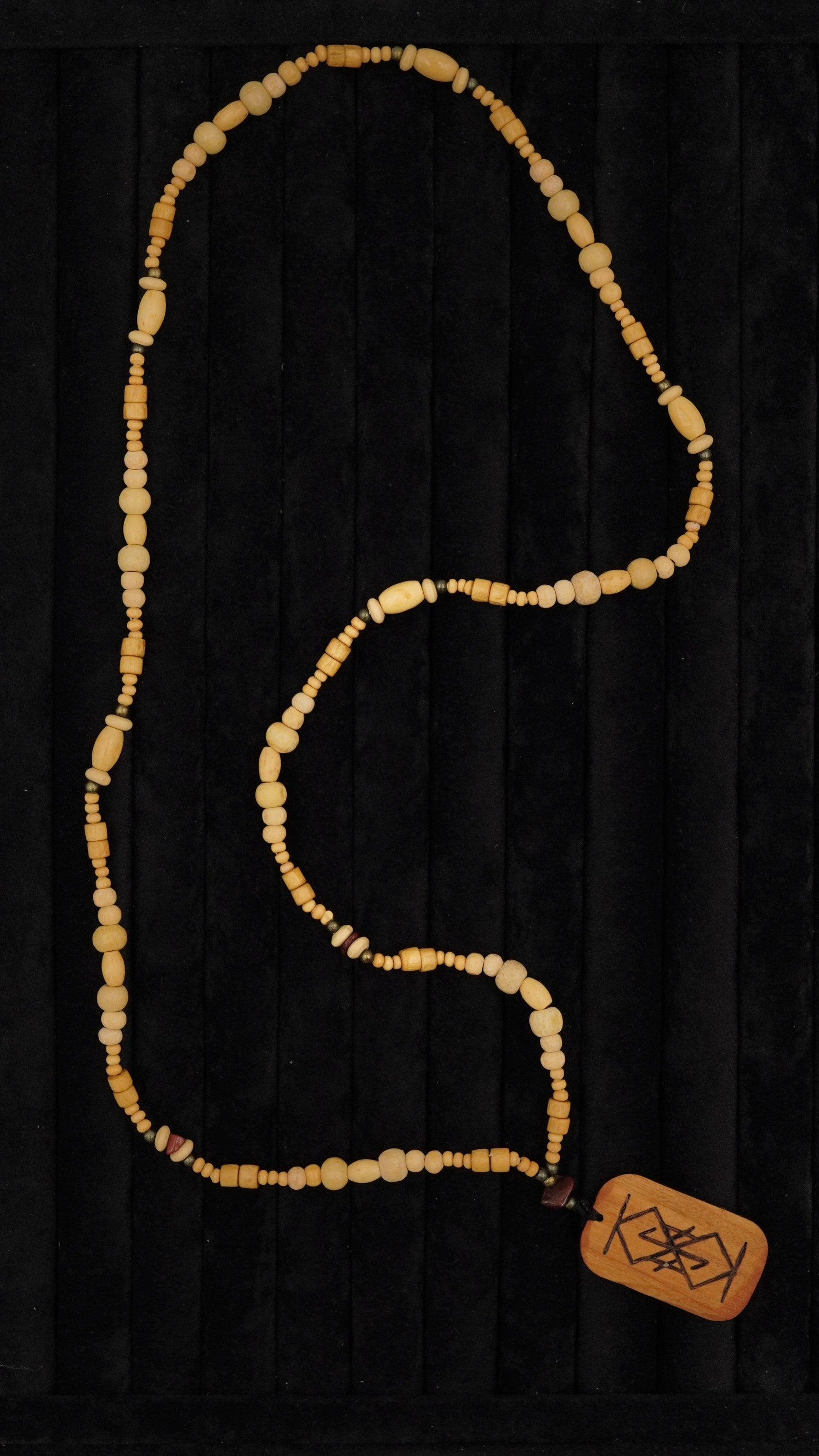 Rune Şahin Gözü Doğal Taşlı Kolye