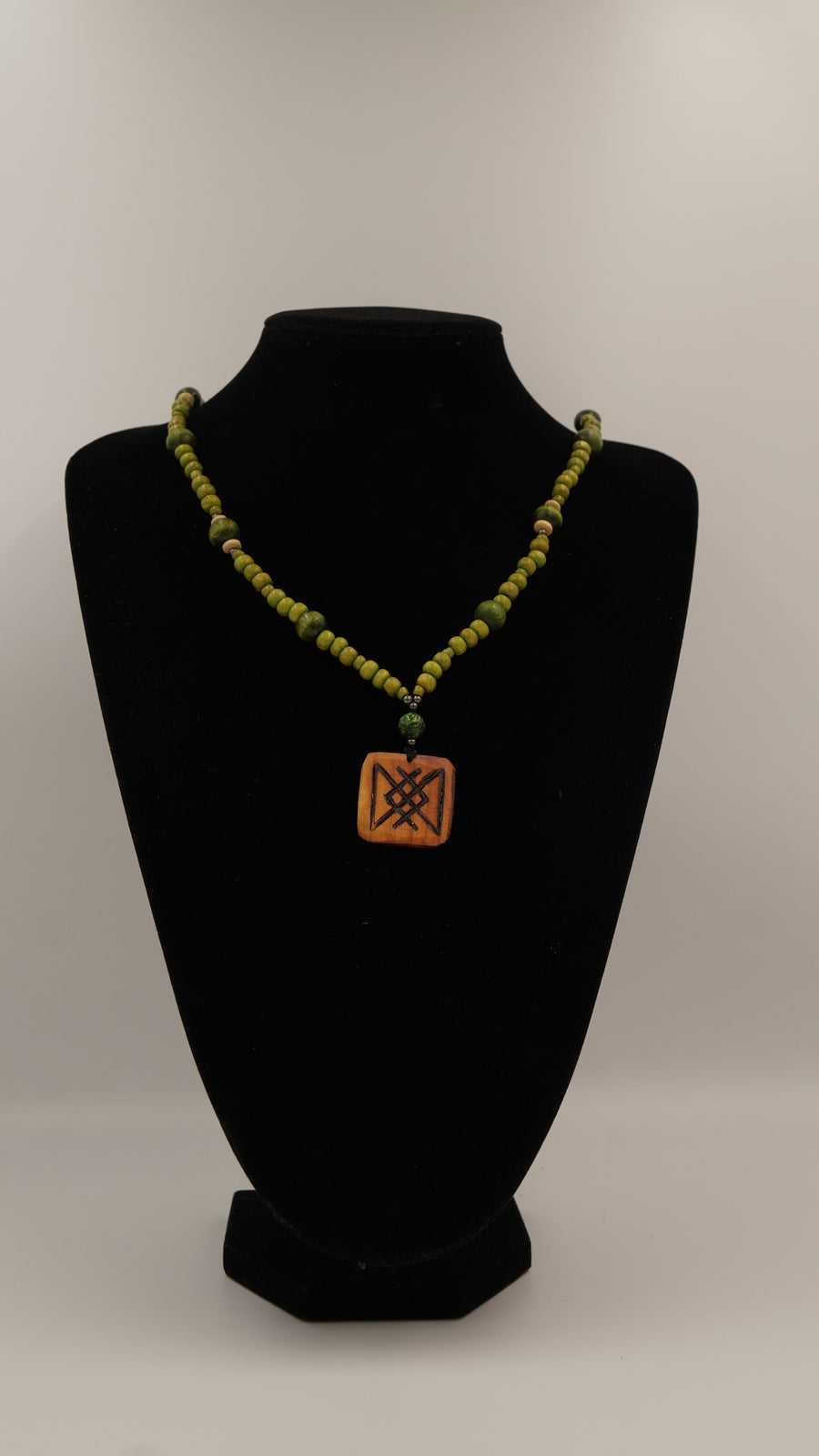 Rune Ruhun Şifası Doğal Taşlı Kolye