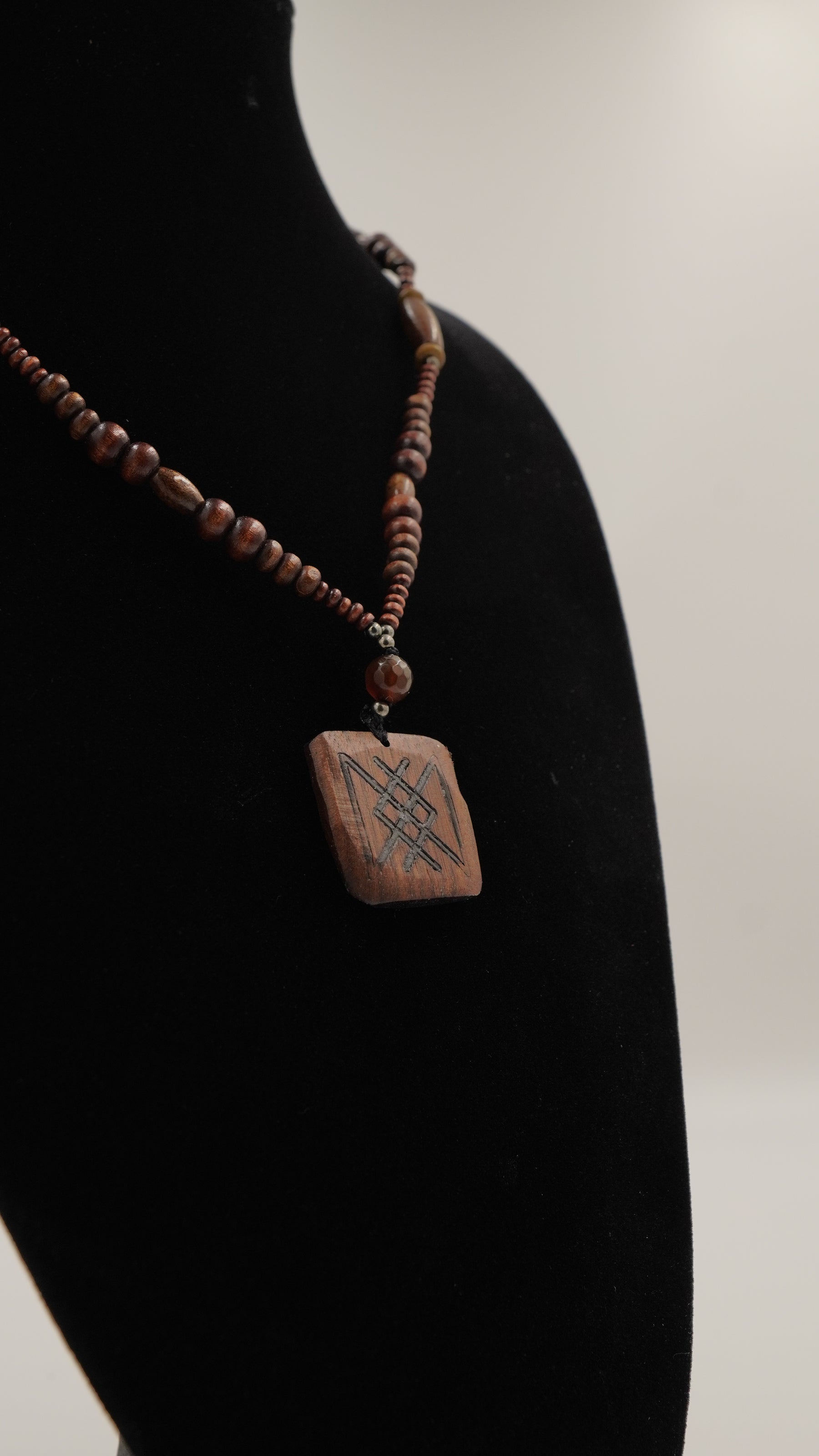 Rune Doğal Taşlı Kolye