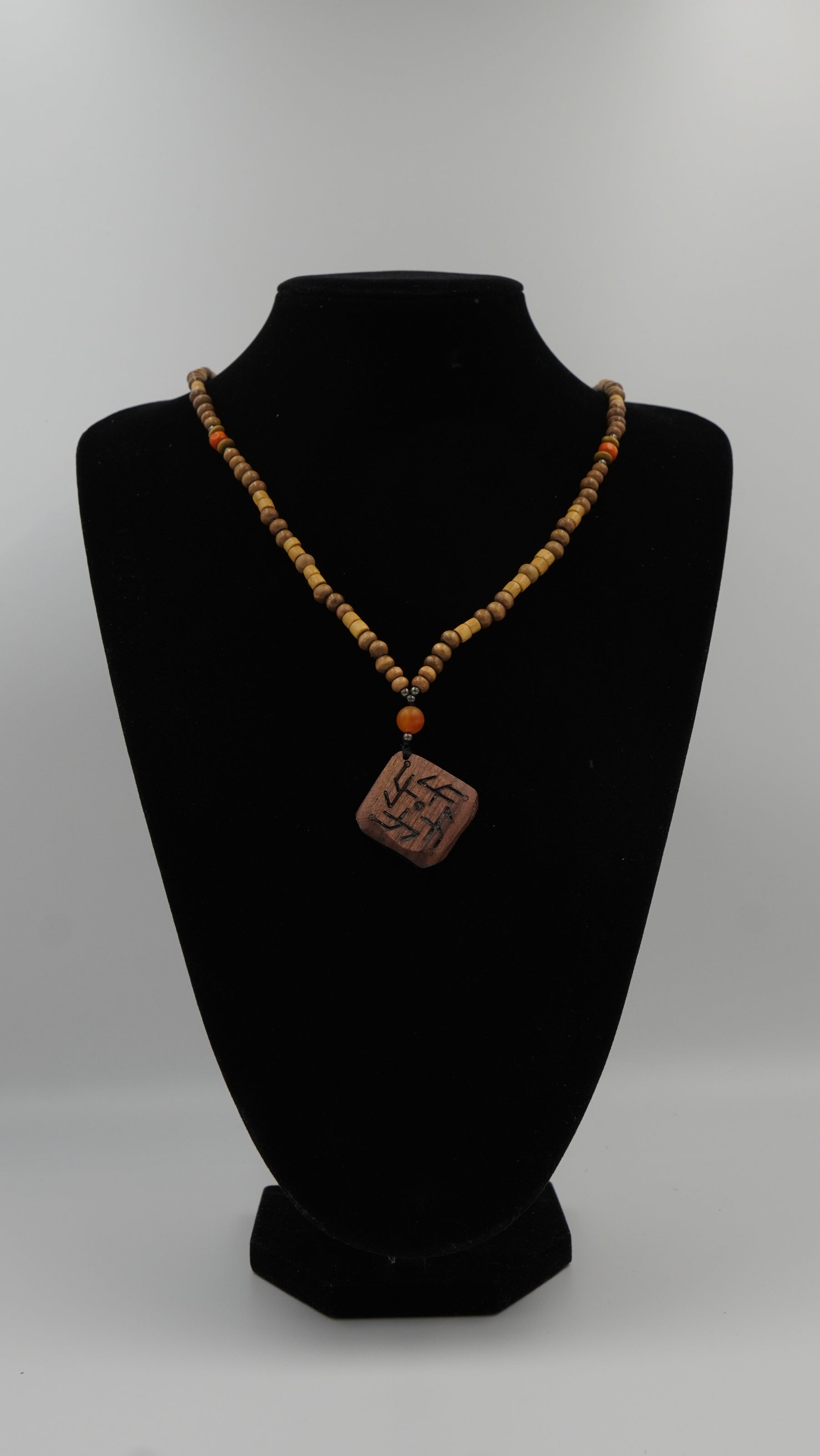 Rune İyi Şans Doğal Taşlı Kolye