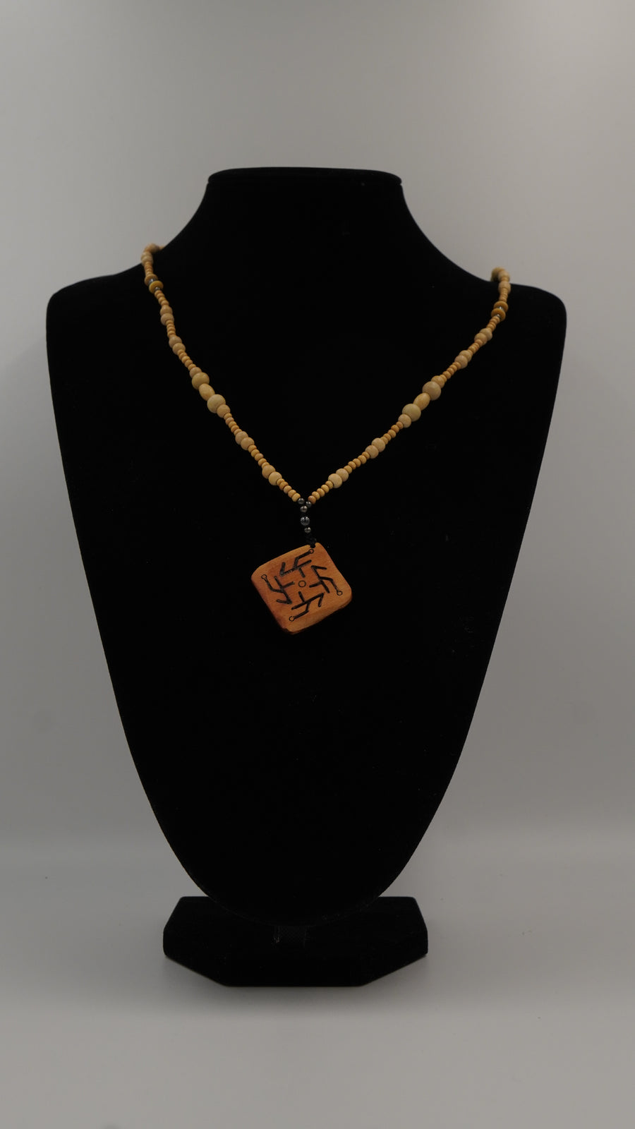 Rune İyi Şans Doğal Taşlı Kolye