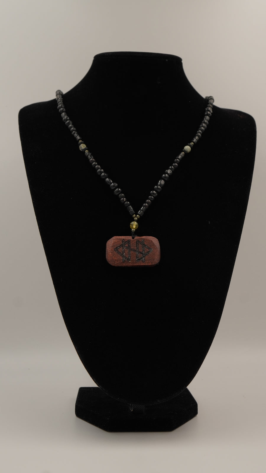 Rune Koruma Doğal Taşlı Kolye