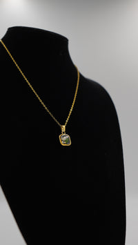 Gerçek Çiçekli Epoksi Kare Çelik Kolye