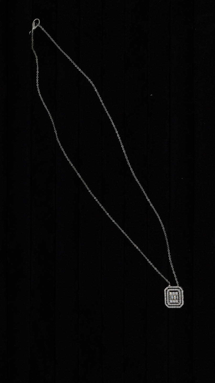 Baget Model Zirkon Taşlı Kolye