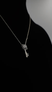 Anahtar Temalı Baget Zirkon Taşlı Kolye