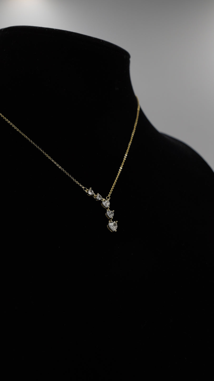 Damla Figürlü Zirkon Taşlı Y Kolye – Hayalet Model
