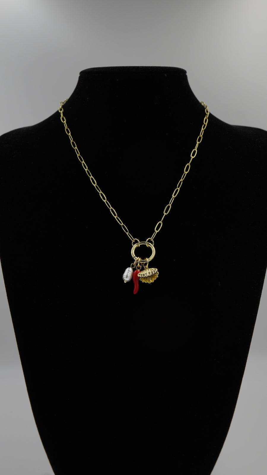 İtalyan Biber Figürlü İnci ve İstiridye Detaylı Kolye