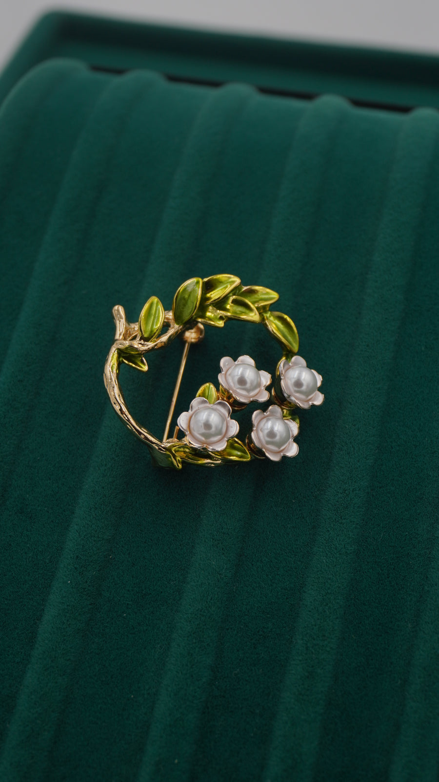 İncili Çiçekli Dal Broş
