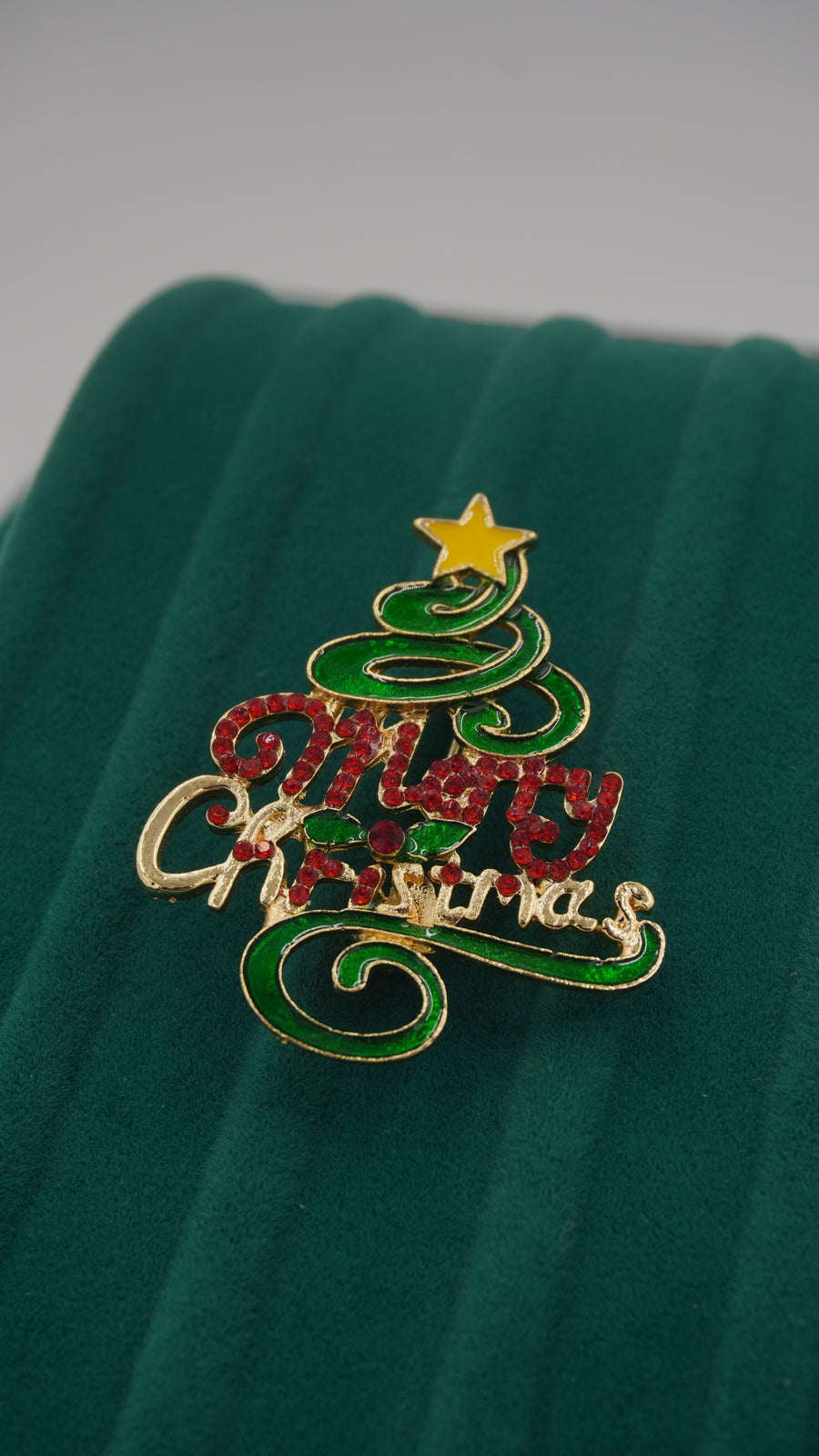 Yılbaşı Temalı “Merry Christmas” Figürlü Pirinç Broş