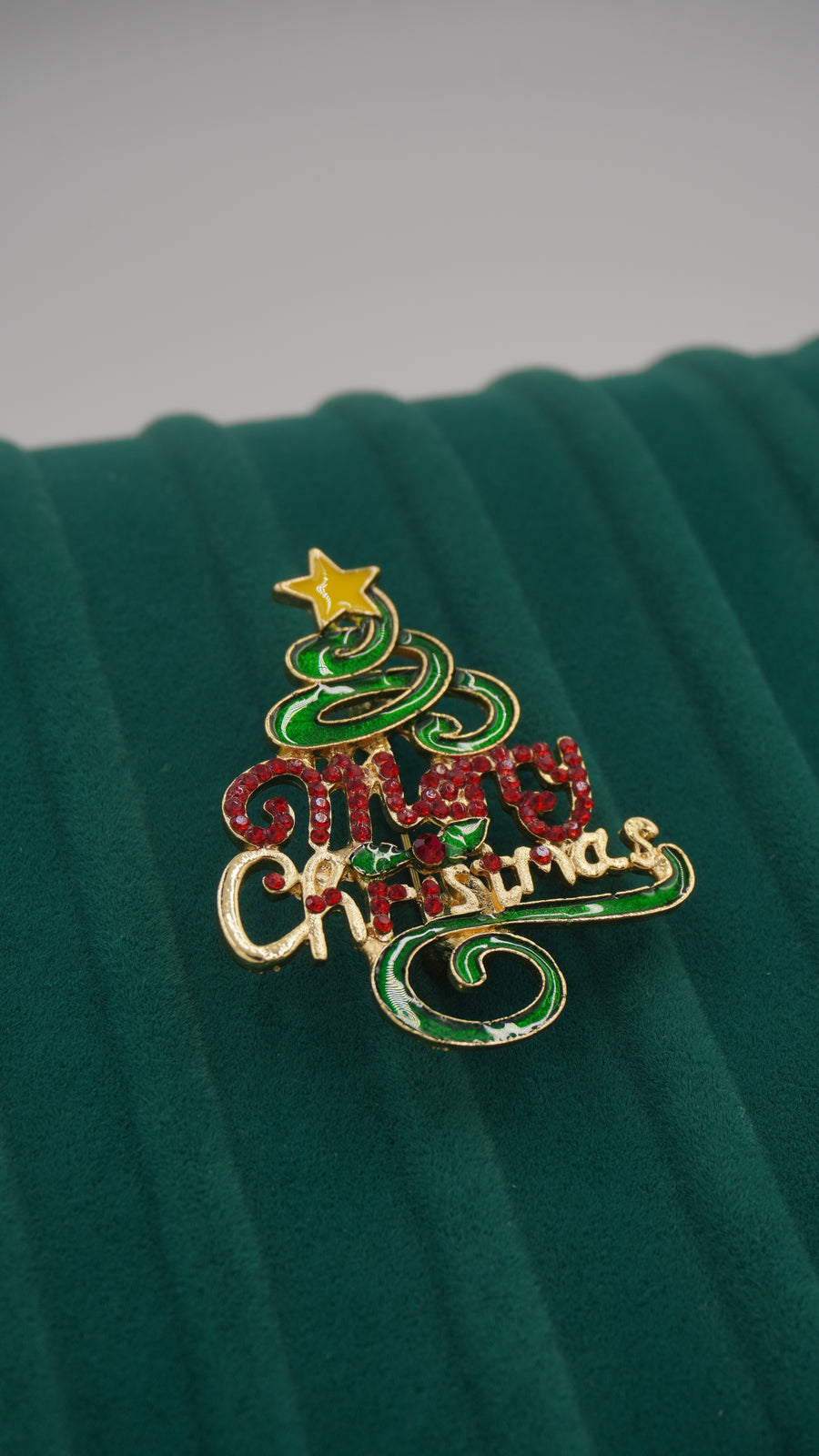 Yılbaşı Temalı “Merry Christmas” Figürlü Pirinç Broş