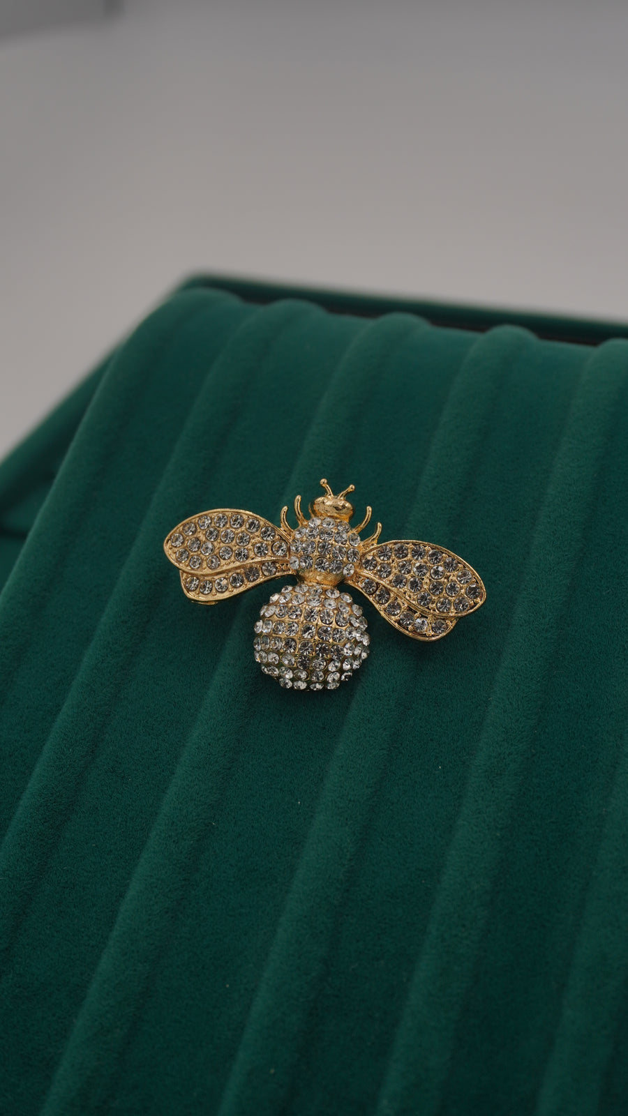 Zirkon Taşlı Arı Figürlü Broş