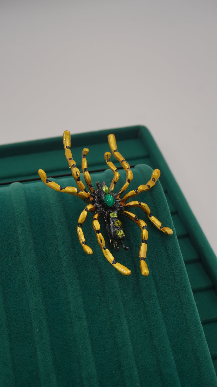 Örümcek Figürlü Pirinç Broş