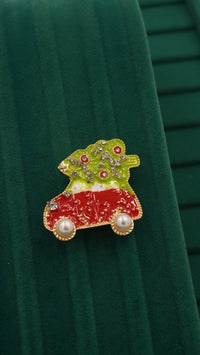 Yılbaşı Temalı Araba Figürlü Pirinç Broş