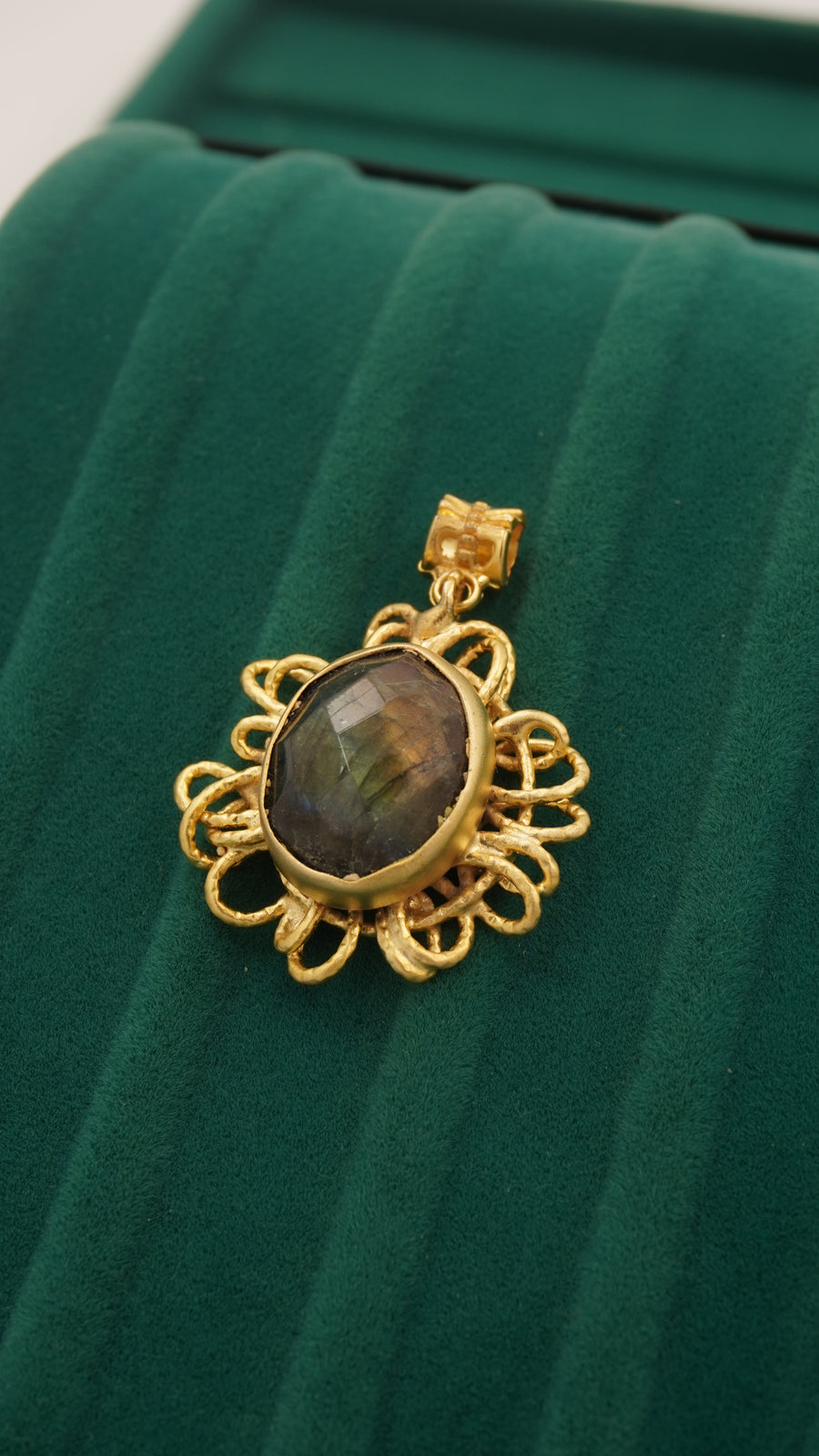 Labradorit Taşlı Özel Yapım Bakır Kolye Ucu